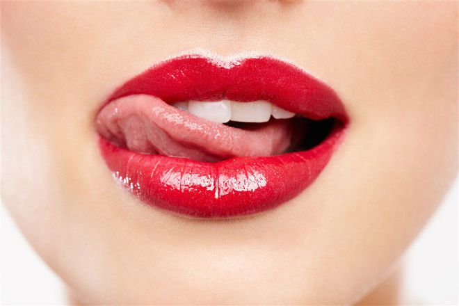 “口干舌燥，嘴唇干裂”究竟是什么原因导致的，应该怎样改善？