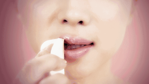 嘴唇干裂是什么原因？护唇要做好这五点，尤其敏感唇